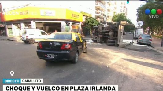 Choque y vuelco en Plaza Irlanda: tres heridos