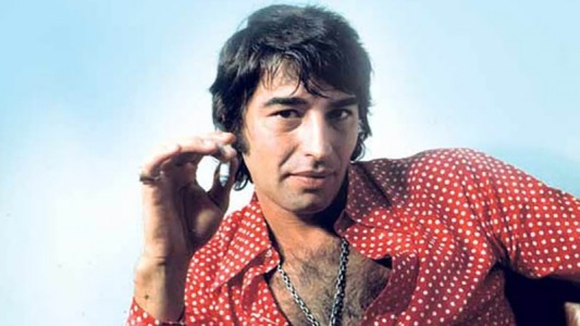 Lanzan dos canciones desconocidas y nuevas versiones de Sandro en "Tengo una historia así"