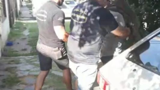 Dejaron a una niña de 10 años al cuidado de un vecino y abusó de ella