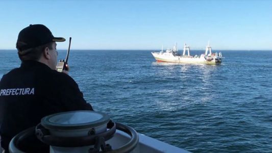 Buque español detenido admite que pescó en aguas argentinas por un error del GPS
