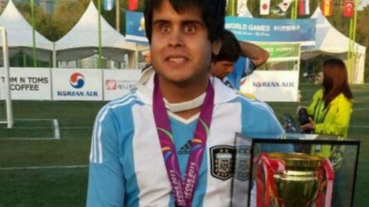 Simuló ayudar a un jugador de "los Murciélagos" y le robó la plata para el alquiler
