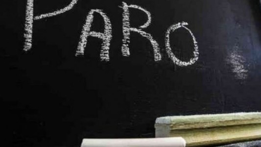 Docentes porteños de Ademys realizan un paro contra la eliminación del distanciamiento en las aulas