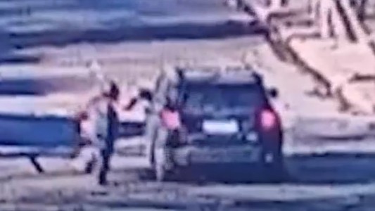 Sigue prófugo el abogado que atropelló al motociclista que le rompió el espejo en una discusión de tránsito