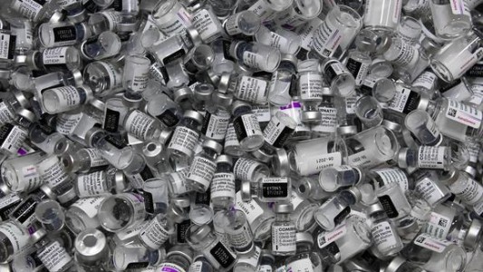 EE.UU.: Iowa desecha miles de dosis vencidas contra el coronavirus porque la gente no se vacuna