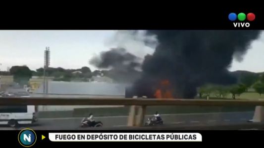 Se incendió un depósito de bicicletas del Gobierno de la Ciudad a metros de Aeroparque