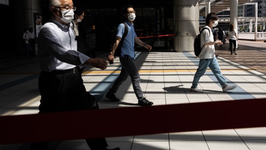 Japón extiende las restricciones para combatir los nuevos brotes de coronavirus