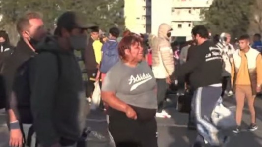 Incidentes en el corte del Puente Pueyrredón: manifestantes se enfrentaron con la policía