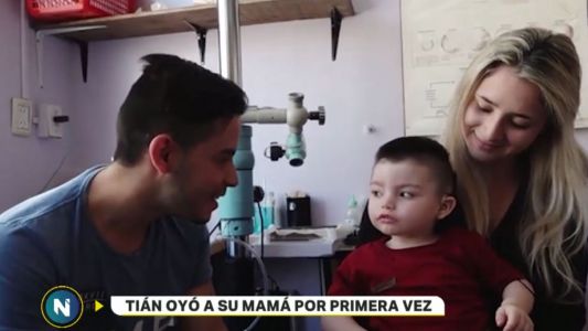 El conmovedor momento en que un nene de dos años escuchó a su mamá por primera vez