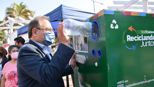 Corrientes: Canjean botellas reciclables por crédito en la tarjeta Sube
