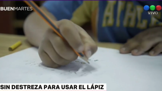 A los chicos cada vez les cuesta más escribir a mano: es por el uso excesivo de la tecnología
