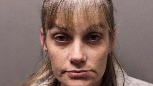 Una mujer murió de sobredosis y su amiga escondió el cuerpo para poder organizar fiestas