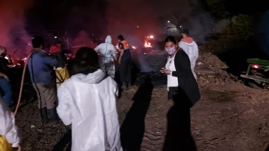 Un incendio intencional destruyó parte del principal parque de la capital tucumana: las llamas superaron los dos metros de altura