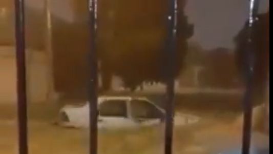 Autos se convirtieron en "barcos de papel" tras una inundación en Chihuahua