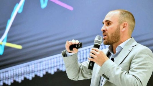 Argentina busca un acuerdo distinto con el FMI, dijo el ministro Guzmán