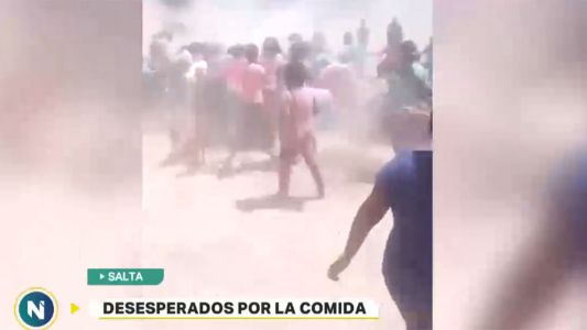 La desesperación en un pueblo salteño al que tiran comida desde un helicóptero