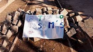 Suspenden el paso del tren de carga por la villa 21-24 tras la muerte de una chica de 15 años