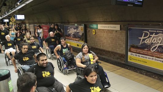 El 66 por ciento de las estaciones de subte no son accesibles para personas con discapacidad motriz