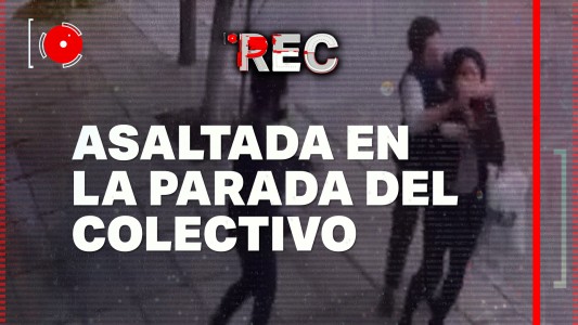 Asaltada en la parada del colectivo - #REC