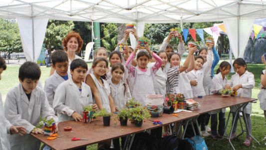 Más de 15 mil escuelas producen hortalizas frescas con una mirada sustentable