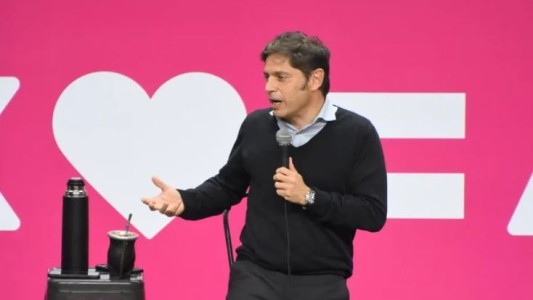 Kicillof dijo que las elecciones "definen si se vuelve o no a políticas que fundieron la provincia"