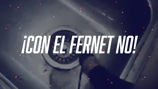 Les vendieron fernet barato pero era agua y tinta