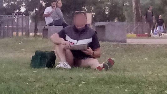 Una joven escrachó a un hombre que le mostró los genitales en un parque de Córdoba