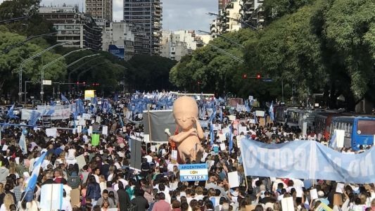 Comenzó la marcha en contra de la despenalización del aborto