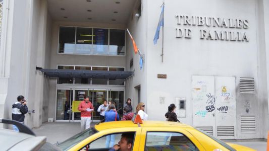 Una madre deberá pagar 670 pesos a su expareja por cada día que no le permitió ver al hijo de ambos