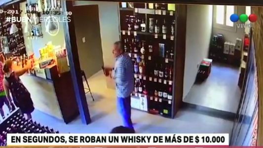 En segundos roban una botella de whisky valuada en más de 10.000 pesos