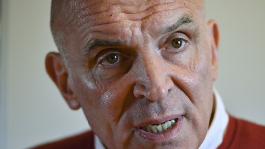 Al salir de votar, Espert denunció: "Faltan boletas de casi todos los partidos"