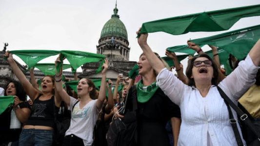 Referentes a favor y en contra de la despenalización del aborto expondrán en Diputados