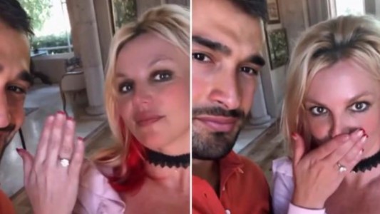 En momentos en que se define el fin de su tutela, Britney Spears se comprometió con Sam Asghari