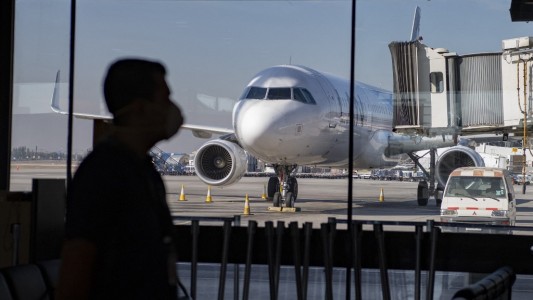 Chile flexibiliza restricciones fronterizas y autoriza ingreso de turistas