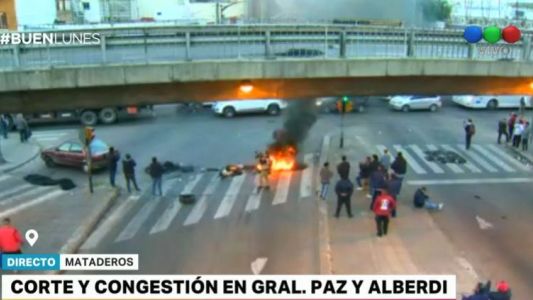 Compañeros del colectivero asesinado cortan Gral. Paz y Alberdi