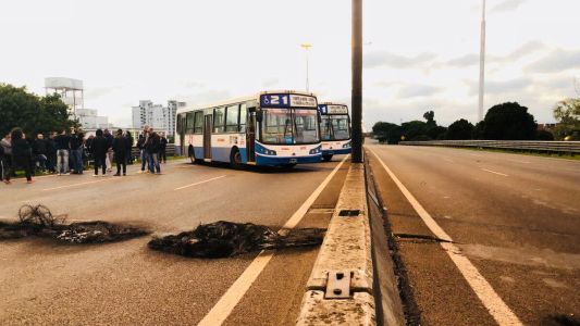 Todas las líneas de colectivo que paran por el asesinato del chofer