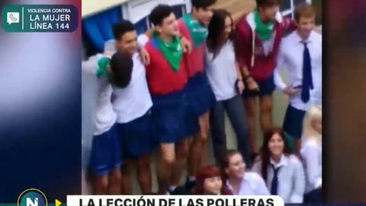 La historia de los varones que se pusieron polleras para defender a sus compañeras