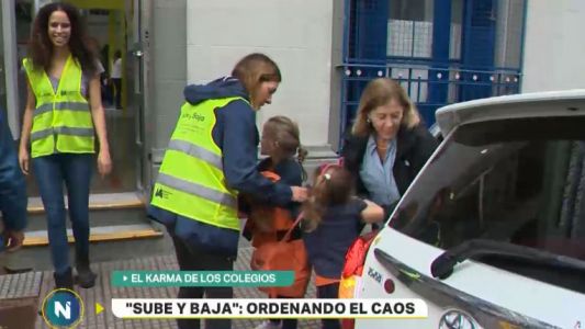 "Sube y baja": el intento de ordenar la entrada al cole