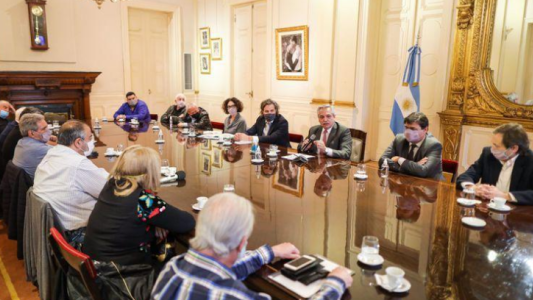 Los detalles de la suba escalonada del salario mínimo hasta febrero de 2022