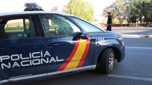 Intentó comerse los dedos de su compañera de departamento en una práctica de brujería caníbal