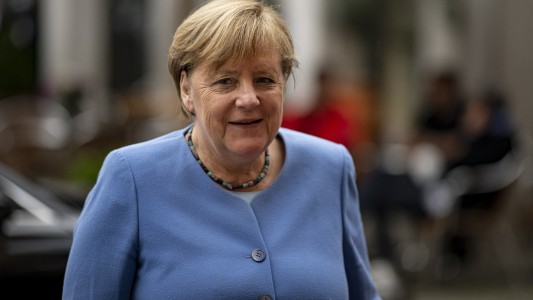Merkel felicitó a Olaf Scholz por su victoria en elecciones alemanas