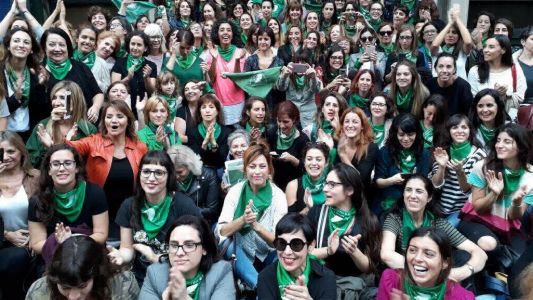 700 mujeres periodistas firmaron una carta abierta en apoyo a la despenalización del aborto