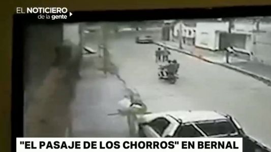 "El pasaje de los chorros" en Bernal