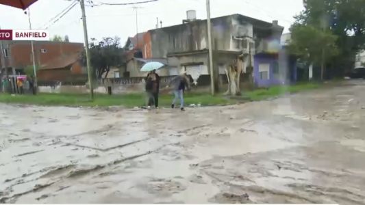 Un barrio aislado por las lluvias, a 13 kilómetros del Obelisco