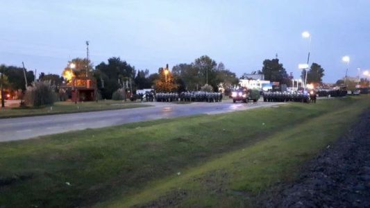 Trabajadores de Cresta Roja denuncian represión de Gendarmería