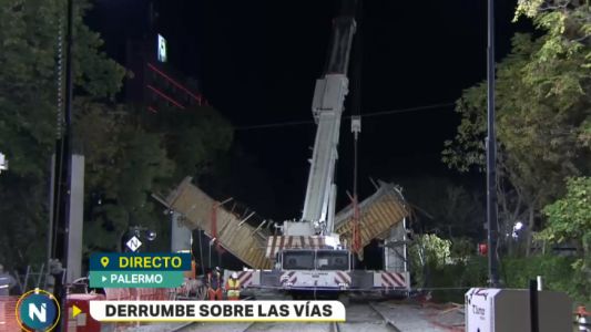 Se derrumbó una estructura del tren San Martín