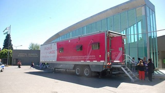 Más de 150 mujeres del barrio Mugica se hicieron mamografías con un mamógrafo móvil