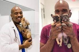 Veterinario que se grababa teniendo sexo con perros se declara culpable y lo condenan a 21 años de cárcel