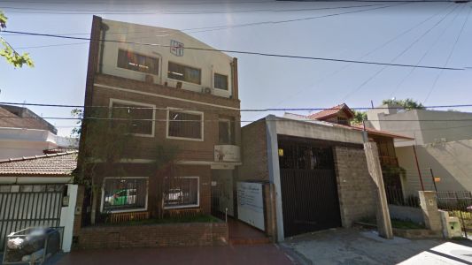 A mochilazos intentaron impedir el robo de un auto con un nene adentro