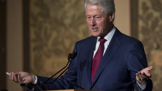 Bill Clinton fue internado por una infección