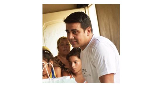 Motochorros acribillan a un papá y hieren al hijo de 15 años en Villa Tesei